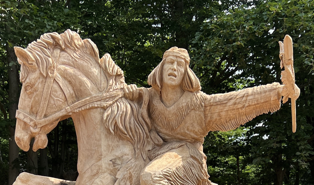Chainsaw Carving