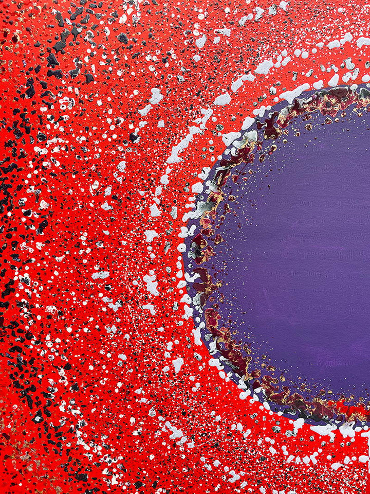 Large abstract painting “Ellipsis” by Swarez — bold square composition with a deep violet central circle surrounded by concentric rings of paint droplets and splashes on a vivid matte red background. Energetic, dynamic halo effect created by spin technique.